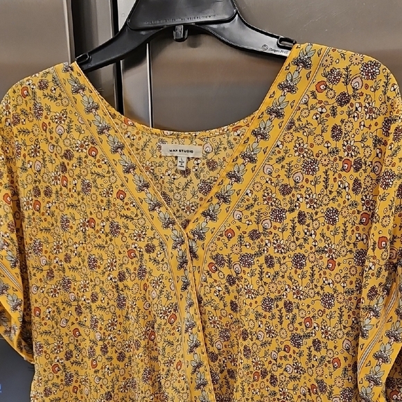 💕MAX STUDIO💕 Short Sleeve High Low Blouse ~ Yellow Ditsy Floral Print Large - Picture 3 of 8